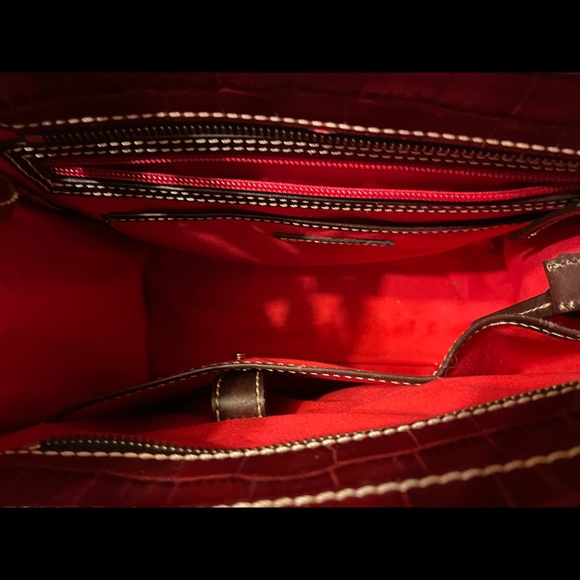 Vintage Dooney and Bourke Bayou Red crocodile shoulder bag - Picture 5 of 9